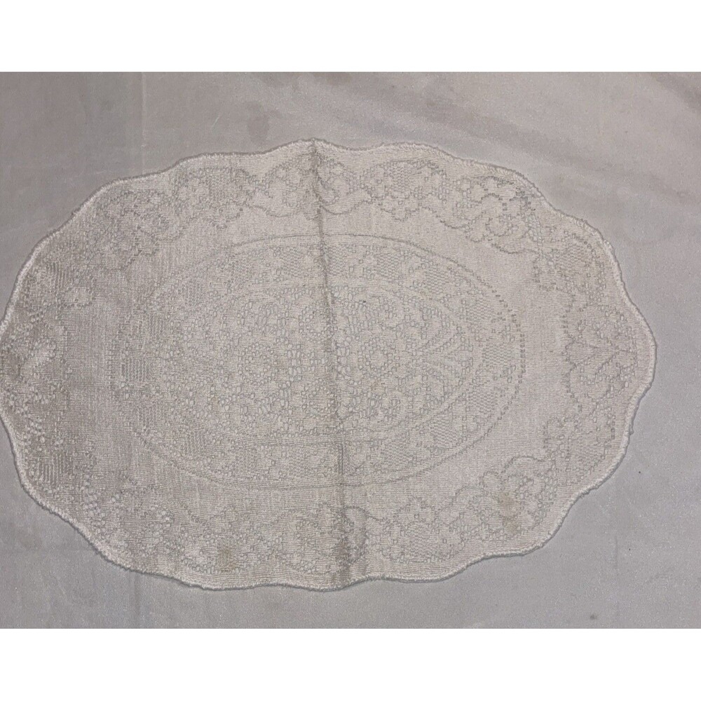 Vintage Tablerunner Table Runner Off White Lace EUC 18" x 12"